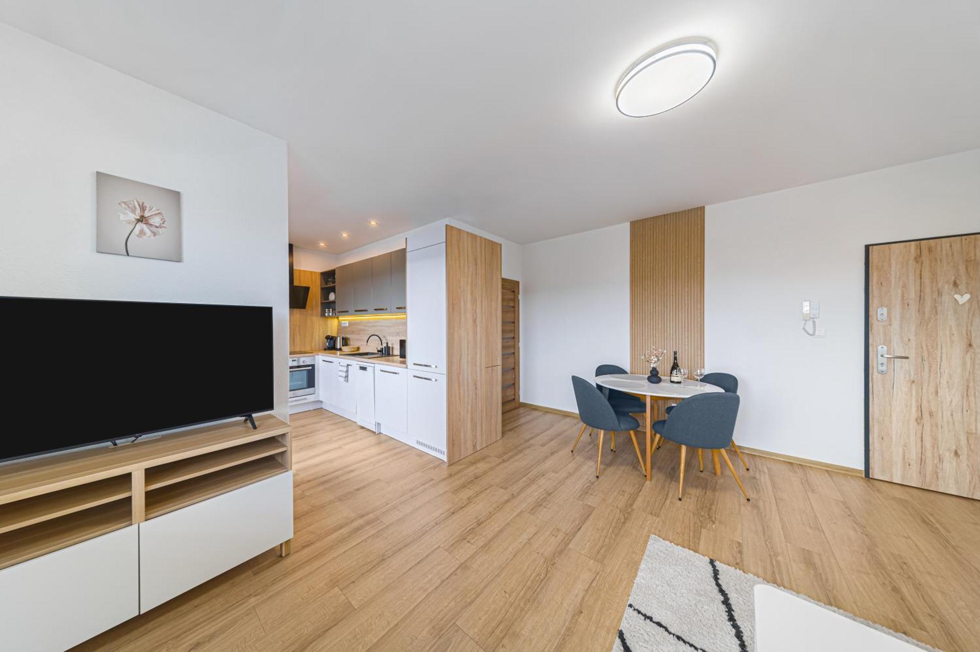 Tower Apartments Orchid & Amber Спишска-Нова-Вес Экстерьер фото
